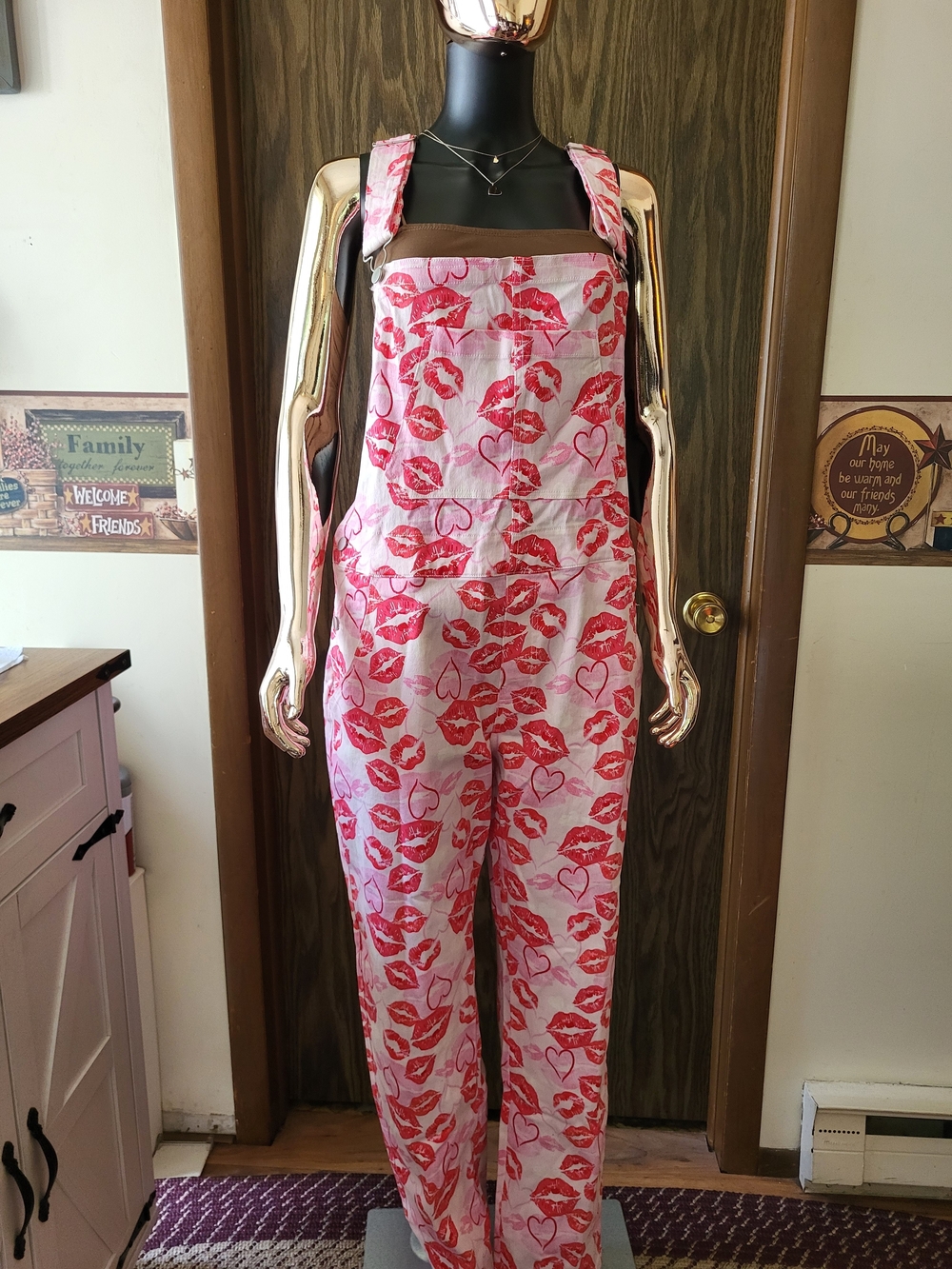 Pink Kiss & Hearts Print Tie-Strap Jumpsuit| Large